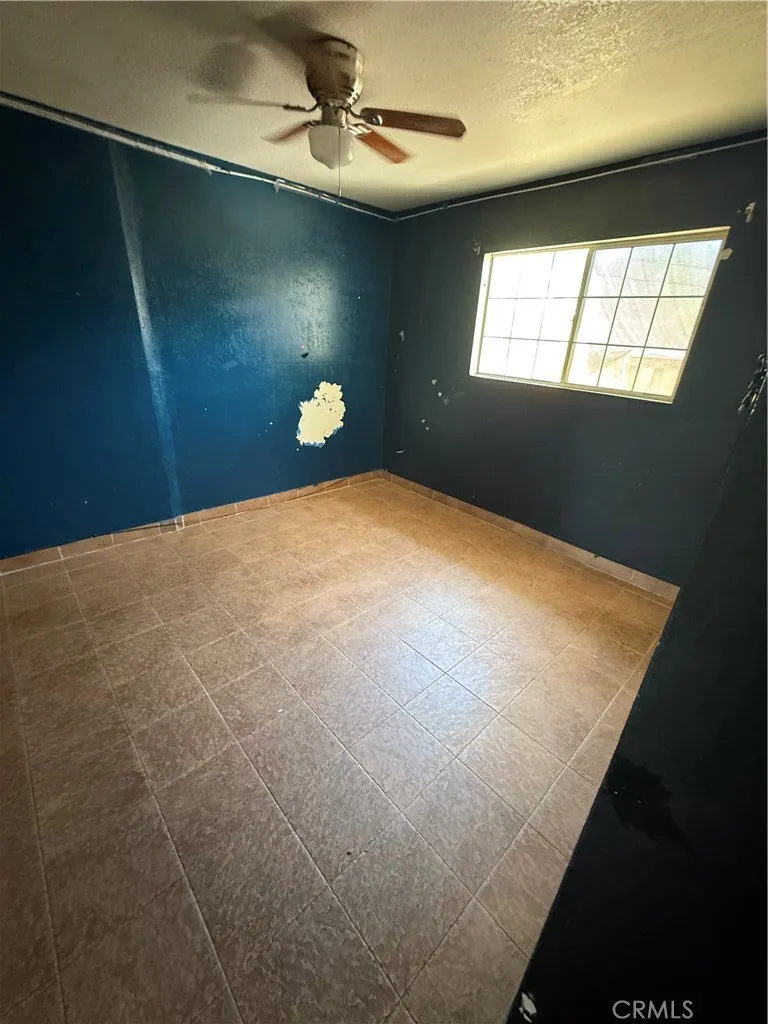 3187 Ruthann Drive, Jurupa Valley, California 92509 home-pic-24